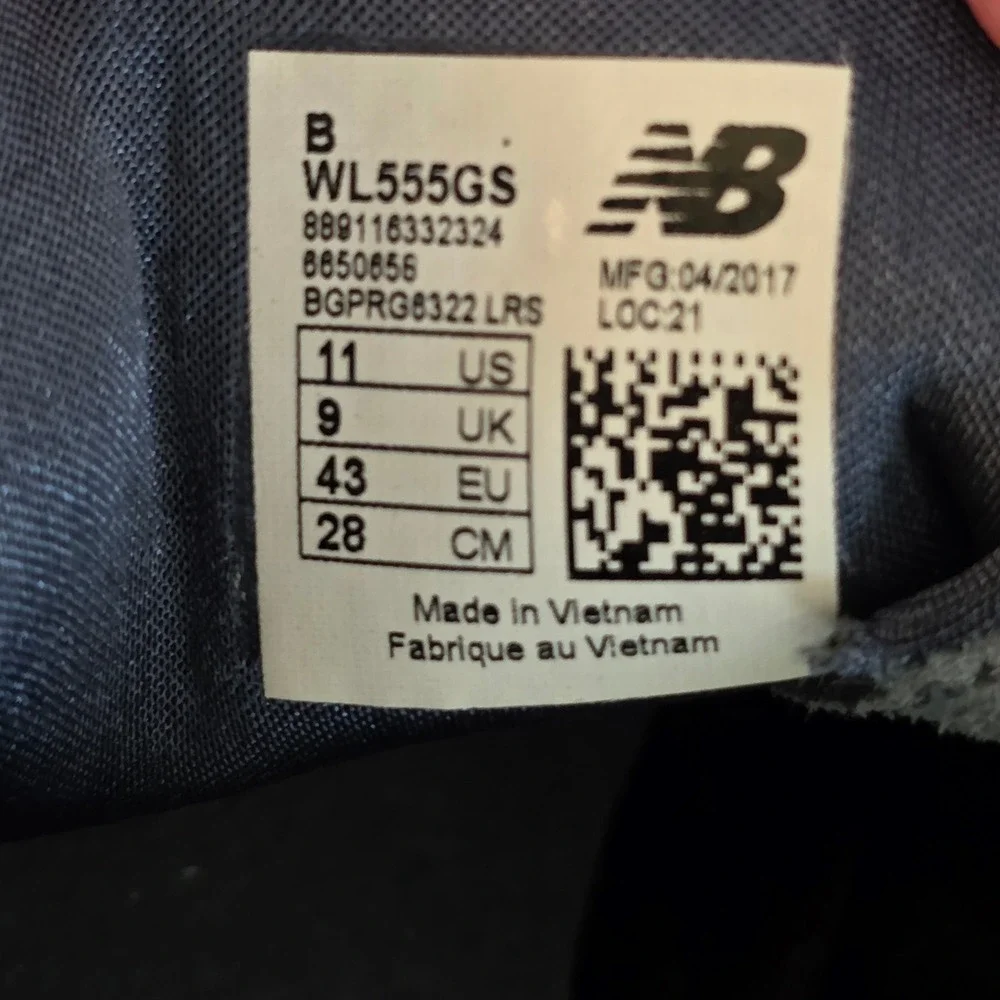 New Balance 555 Sneaker Womens 11 Grey WL555GS Suede Comfort Walking Shoes